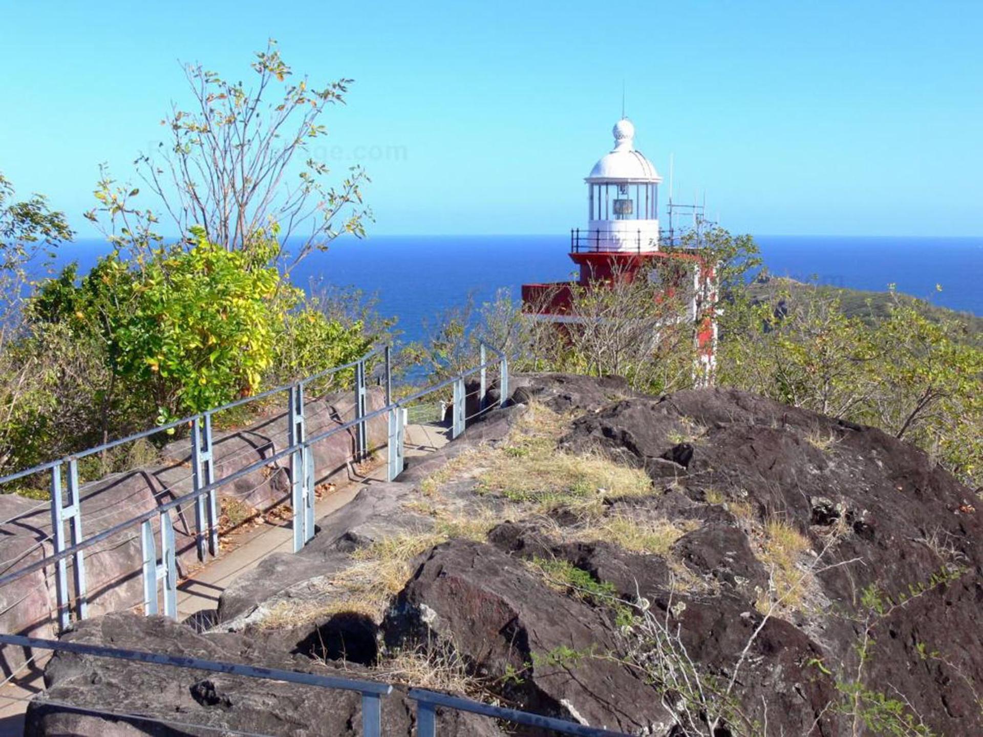 Studio Brazilia Bois Et Nature, Terrasse Avec Vue Sur Les Pitons Le Robert Luaran gambar